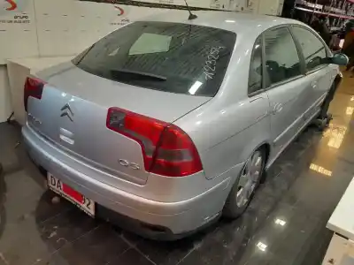 Véhicule à la ferraille citroen c5 i (dc_) 2.0 16v (dcrfnc dcrfnf) de l'année 2004 alimenté 