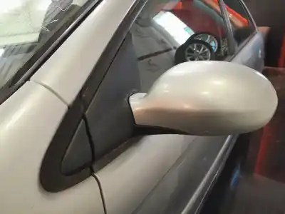 Véhicule à la ferraille citroen c5 i (dc_) 2.0 16v (dcrfnc dcrfnf) de l'année 2004 alimenté 