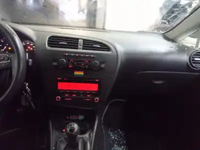 Véhicule à la ferraille seat leon st (5f8) reference ecomotive de l'année 2010 alimenté cay