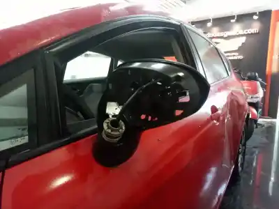 Véhicule à la ferraille seat leon st (5f8) reference ecomotive de l'année 2010 alimenté cay