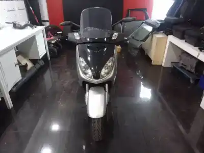 Verschrottungsfahrzeug YAMAHA XMAX 125  des Jahres 2008 angetrieben GG362E