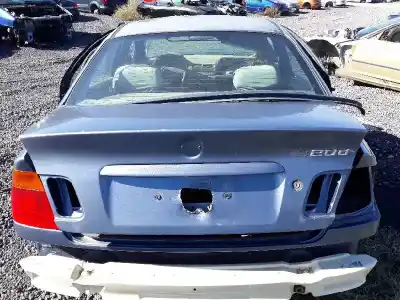 Sloopvoertuig bmw 3 (e46) 320 d van het jaar 2000 aangedreven 204d1