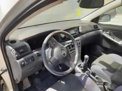 Sloopvoertuig toyota corolla (e21) sedan 1.8 16v hybrid van het jaar 2006 aangedreven 