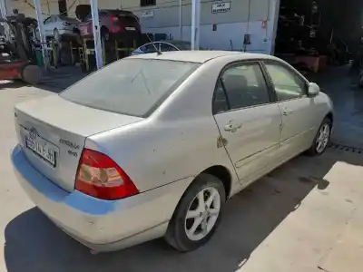 Sloopvoertuig toyota corolla (e21) sedan 1.8 16v hybrid van het jaar 2006 aangedreven 