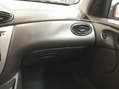 Здавання транспортного засобу ford focus turnier (cak) 1.8 tdci turbodiesel cat року 2002 потужний f9da