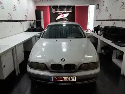 Hurda Aracı BMW 5 (E39) 530 d Yılın 2003 güçlü 