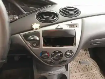 Veículo de Sucata ford focus turnier (cak) 1.8 tddi turbodiesel cat do ano 2002 alimentado c9db
