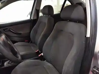 Здавання транспортного засобу seat toledo ii (1m2) 1.6 16v року 2004 потужний bcb