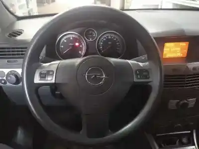 Veículo de Sucata opel astra h caravan * do ano 2004 alimentado 