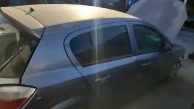 Veículo de Sucata opel astra h caravan * do ano 2005 alimentado 
