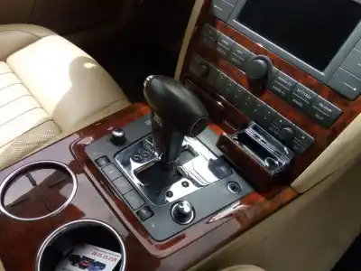 Veicolo di demolizione volkswagen phaeton (3d2/3d8) 4.9 v10 tdi cat (ajs) dell'anno 2004 alimentato ajs