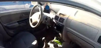 Veicolo di demolizione kia rio 1.3 cat dell'anno 2004 alimentato a3d