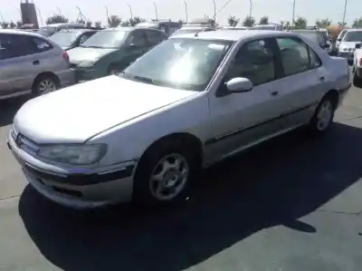 Véhicule à la ferraille PEUGEOT 406 BERLINA (S1/S2) 2.0 HDi de l'année 1999 alimenté RHZ