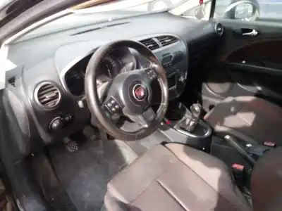Veicolo di demolizione seat leon (1p1) 1.9 tdi dell'anno 2006 alimentato bxe