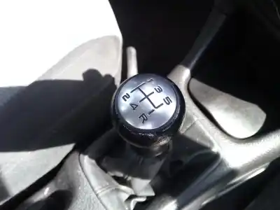 Véhicule à la ferraille peugeot                                            206 berlina                                                                                                                                                                                                                                                1.4 hdi                                                                                                                                                                                                                                                    de l'année 2002 alimenté 8hx