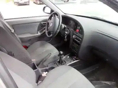 Sloopvoertuig hyundai elantra (xd) 1.6 gls van het jaar 2005 aangedreven g4edg