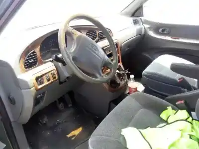 Sloopvoertuig kia carnival i (up) 2.9 tdi van het jaar 2001 aangedreven j3