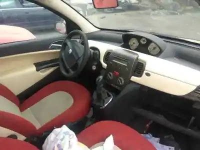 Veículo de Sucata lancia ypsilon (101) 1.2 16v cat 80 cv / 59 kw do ano 2005 alimentado 188a5000