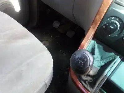 Veicolo di demolizione kia carnival ii (gq) 2.9 crdi dell'anno 2004 alimentato j3