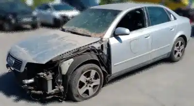 Veículo de Sucata AUDI A4 BERLINA (8E) 2.5 TDI (120kW) do ano 2004 alimentado BCZ