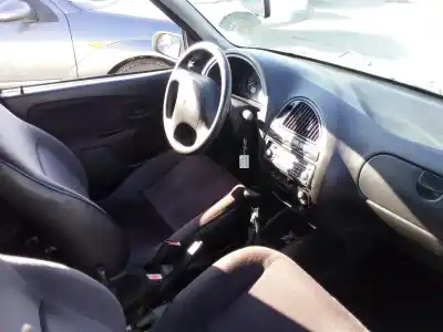 Veicolo di demolizione citroen saxo 1.1 sx dell'anno 2000 alimentato hfx