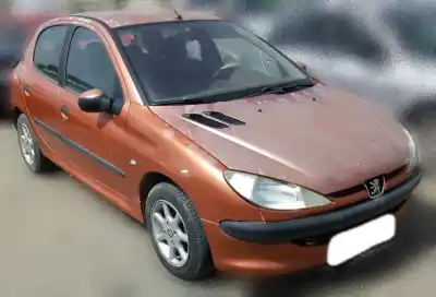 Véhicule à la ferraille PEUGEOT                                            206 BERLINA                                                                                                                                                                                                                                                1.9 Diesel                                                                                                                                                                                                                                                 de l'année 2001 alimenté WJY