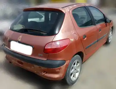 Veículo de Sucata peugeot 206 berlina 1.9 diesel do ano 2001 alimentado wjy