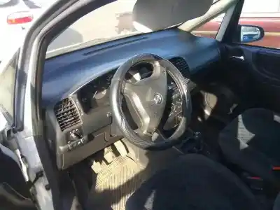 Veicolo di demolizione opel zafira a 2.0 di 16v dell'anno 2000 alimentato x20dtl