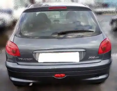 Veículo de Sucata peugeot 206 berlina 1.4 hdi do ano 2005 alimentado 8hz