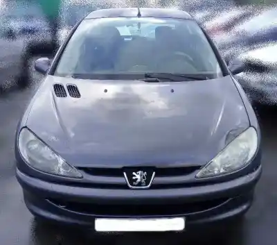 Veículo de Sucata peugeot 206 berlina 1.4 hdi do ano 2005 alimentado 8hz