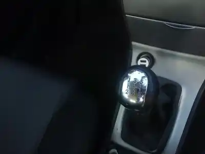 Veicolo di demolizione toyota corolla (_e12_) 1.4 d (nde120_) dell'anno 2006 alimentato 1nd