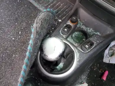 Veículo de Sucata citroen c3 1.4 do ano 2005 alimentado kfv