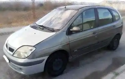 Scrapping Vehicle RENAULT SCÉNIC I MONOSPACE (JA0/1_, FA0_) 1.9 dTi (JA1U) of the year 2003 powered F9Q744