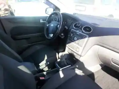 Véhicule à la ferraille ford focus berlina (cap) 1.6 cat de l'année 2005 alimenté hxda