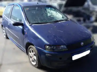Veicolo di demolizione FIAT PUNTO BERLINA (188) 1.9 D (I) dell'anno 2001 alimentato 188A2000