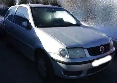 Sloopvoertuig VOLKSWAGEN POLO BERLINA (6N2) 1.4 van het jaar 2000 aangedreven AKK
