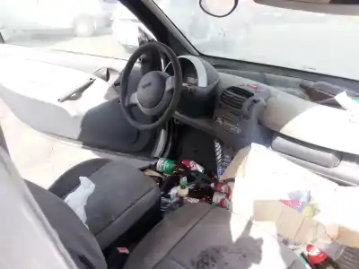 Vehicul casat smart coupe 0.7 turbo cat al anului 2004 alimentat 160920