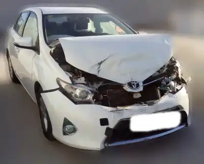 Vehicul casat toyota                                             auris (_e18_)                                                                                                                                                                                                                                              1.6 (zre181_ zre185_)                                                                                                                                                                                                                                      al anului 2015 alimentat 1zr