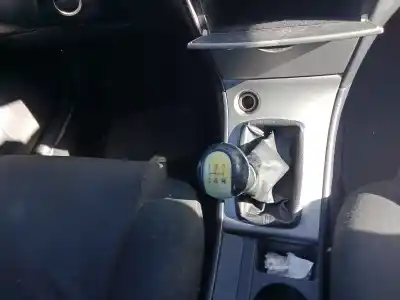 Veículo de Sucata toyota corolla (e12) 2.0 d-cat do ano 2005 alimentado 1cd-ftv