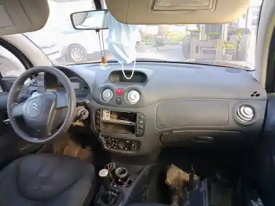 Veículo de Sucata citroen c3 1.4 do ano 2005 alimentado kfv