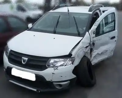 Véhicule à la ferraille dacia                                              sandero                                                                                                                                                                                                                                                    0.9 tce cat                                                                                                                                                                                                                                                de l'année 2015 alimenté h4b408