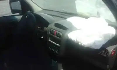 Veículo de Sucata opel combo familiar do ano 2004 alimentado y17dt