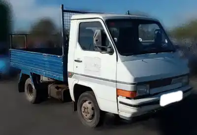 Véhicule à la ferraille nissan                                             trade                                                                                                                                                                                                                                                      2.8d                                                                                                                                                                                                                                                       de l'année 1990 alimenté a428