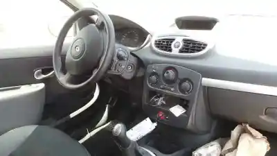 Veículo de Sucata renault clio iii 1.5 dci diesel cat do ano 2012 alimentado k9k770