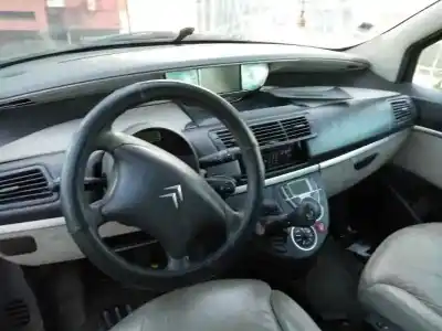 Sloopvoertuig citroen c8 2.0 hdi fap cat van het jaar 2004 aangedreven rht