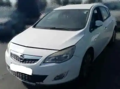 Veicolo di demolizione opel astra j (p10) 1.7 cdti (68) dell'anno 2010 alimentato a17dtr