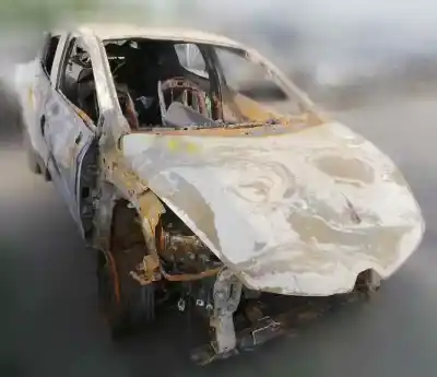 Veicolo di demolizione RENAULT CLIO IV 1.2 16V dell'anno 2014 alimentato D4F