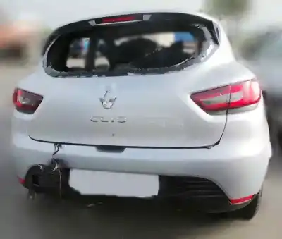 Vehicul casat renault clio iv 1.2 16v al anului 2014 alimentat d4f