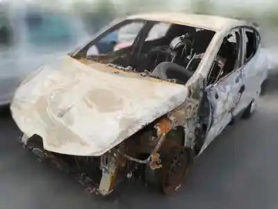 Vehicul casat renault clio iv 1.2 16v al anului 2014 alimentat d4f