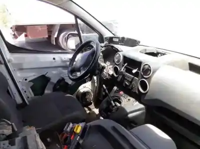 Vehicul casat peugeot partner tepee 1.6 hdi / bluehdi 75 al anului 2014 alimentat 9h06